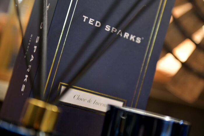 TED SPARKS CLOVE & INCENSE namų kvapas - Image 2